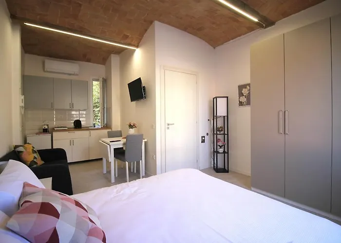 Coral Modern Design & Free Parking * Модена